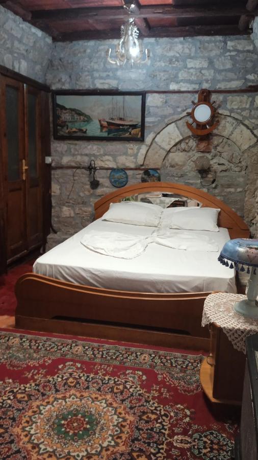 Karafil Guesthouse Gjirokaster Exterior photo