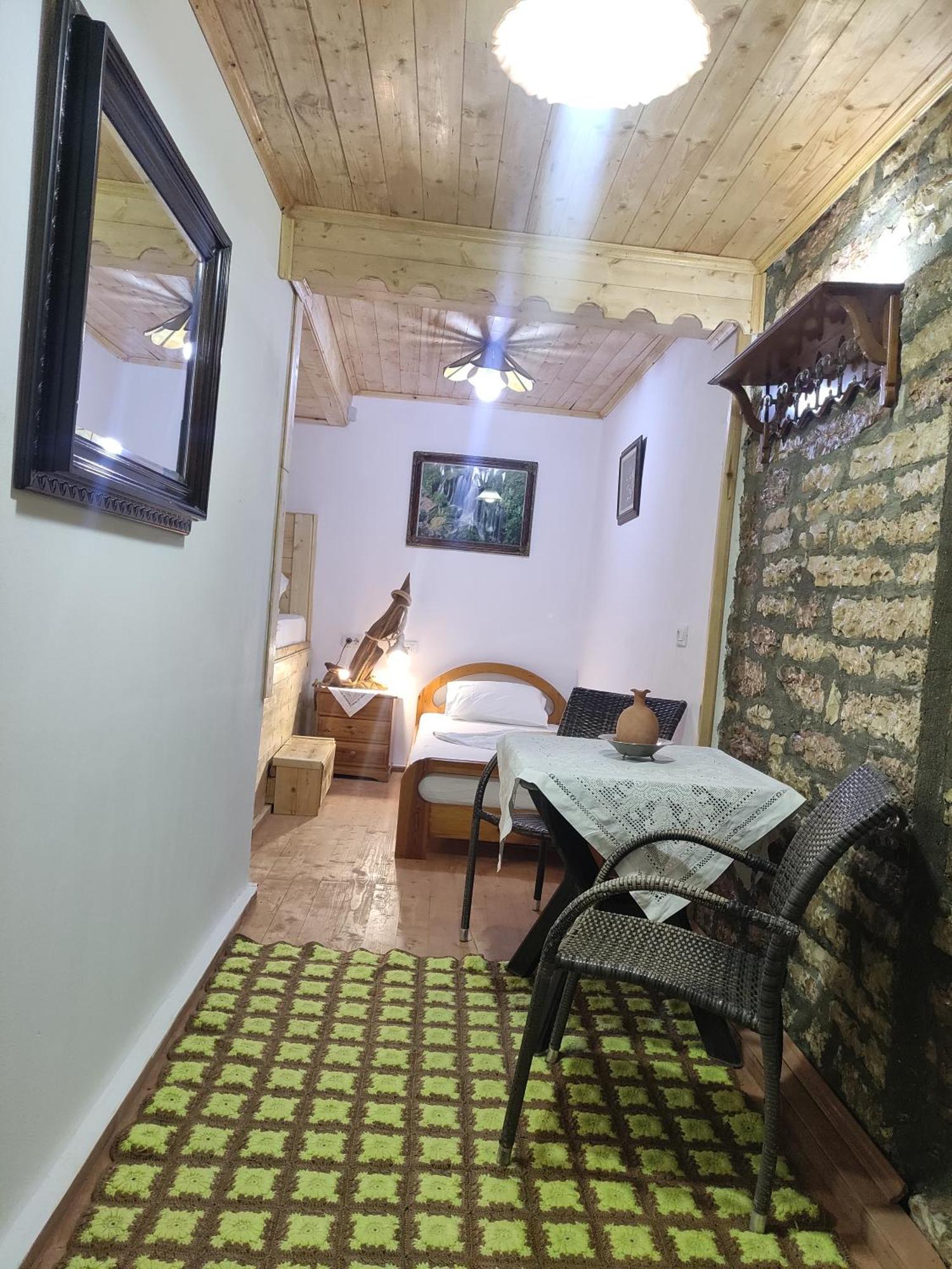 Karafil Guesthouse Gjirokaster Exterior photo